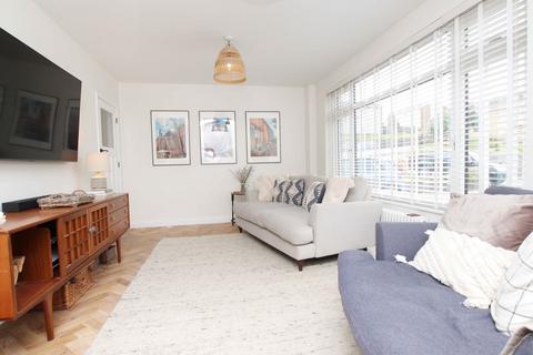 2 Cheriton Grove, Tonteg, Pontypridd, CF38 1PF