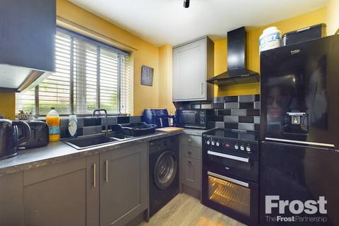 379 Redford Close, Feltham, TW13 4TL