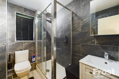 379 Redford Close, Feltham, TW13 4TL