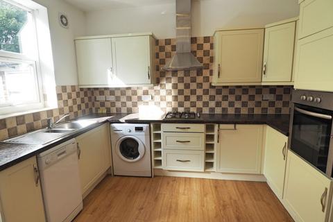 2 bedroom terraced house to rent, Eaves Knoll Road, New Mills, SK22
