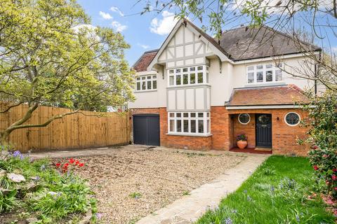 98 Hervey Road, London, SE3 8BU
