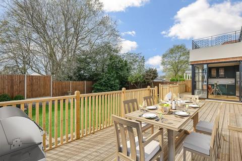 98 Hervey Road, London, SE3 8BU