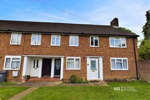 17 Albury Road, Chessington, KT9 1QY