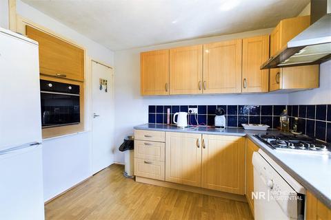 17 Albury Road, Chessington, KT9 1QY