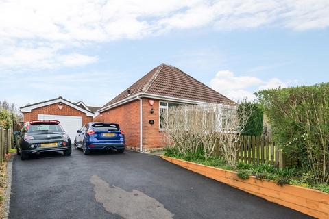 2 bedroom bungalow for sale, Glen Road, Swanwick, Hampshire, SO31