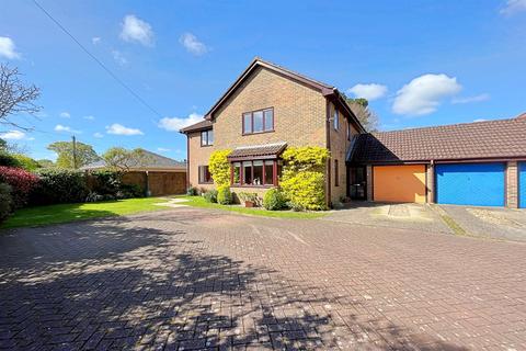 1 Burgate Fields, Fordingbridge, SP6 1LR