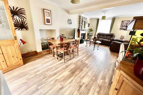 3 bedroom end of terrace house for sale, High Street, Cinderford, Gloucestershire, GL14 2TF