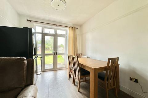 3 bedroom semi-detached house for sale, Kings Walk, Leicester Forest East, Leicester, LE3 3JP
