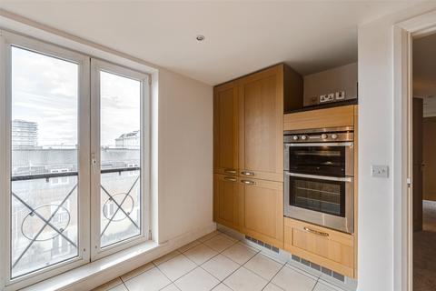 2 bedroom flat for sale, Steyne Gardens, Worthing, West Sussex, BN11