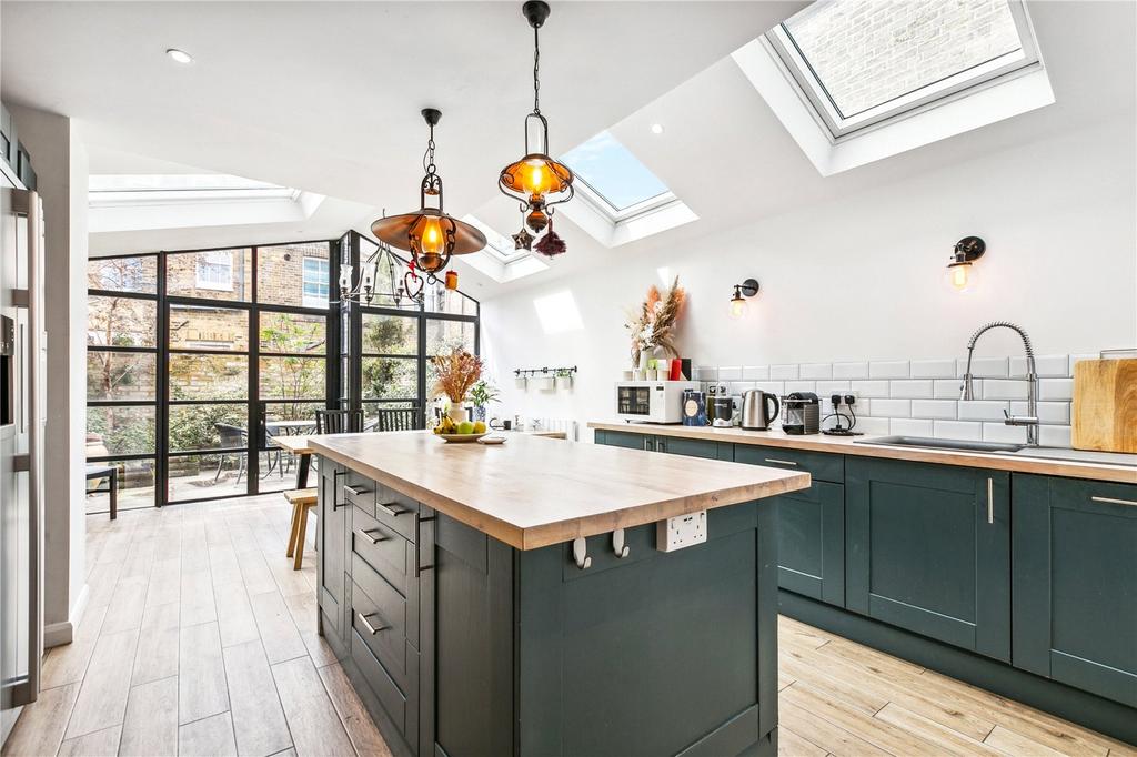 Tyneham Road, SW11 2 bed house for sale £950,000