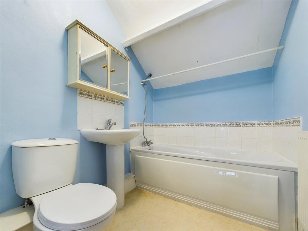 Family Bathroom 2