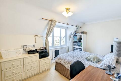 2 bedroom flat to rent, Kings Road, Shalford GU4