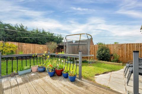 54 Coniston Road, Gunthorpe, Peterborough, PE4 7UL