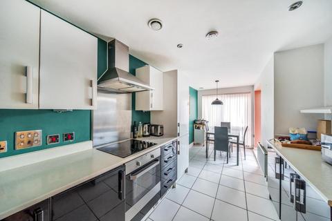 26 Cowdrey Mews, London, SE6 3AP