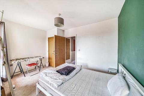 26 Cowdrey Mews, London, SE6 3AP