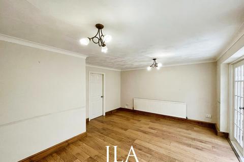 4 bedroom detached house to rent, Leicester LE3