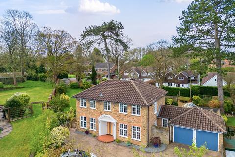 4 bedroom detached house for sale, Curtis Road, Alton, Hampshire, GU34