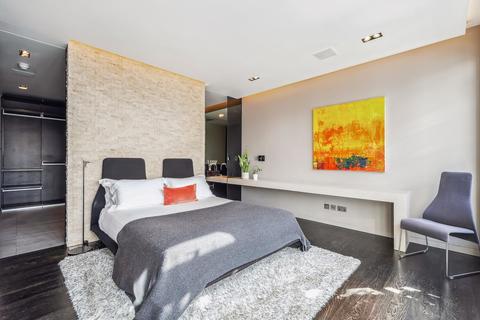 3 bedroom apartment to rent, Jacana Court, Star Place, London, E1W.