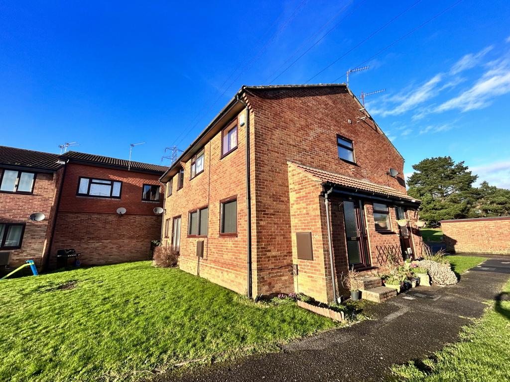 Aspen Gardens, Alder Hills, Poole (on... 2 bed semidetached house for