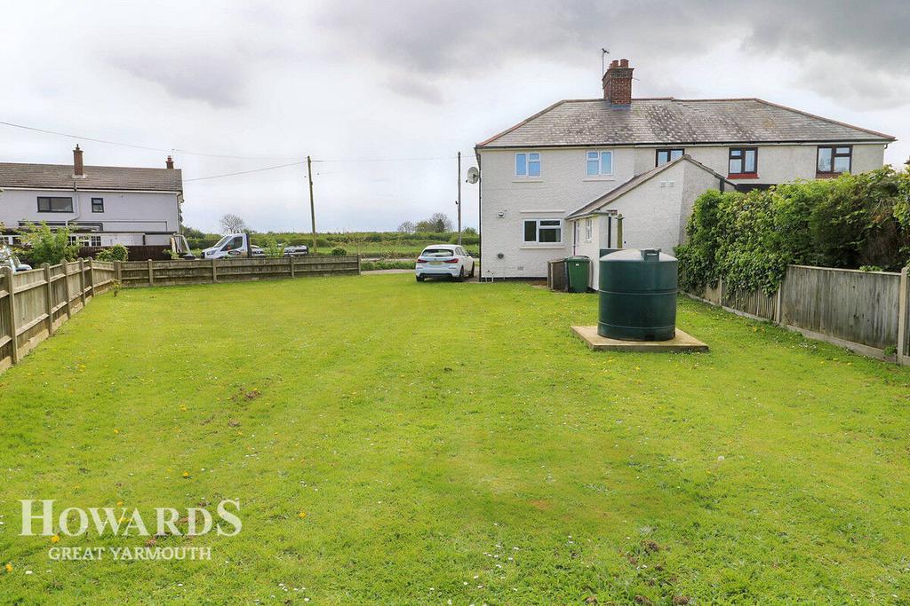 Hemsby Road, Martham 3 bed semidetached house for sale £240,000