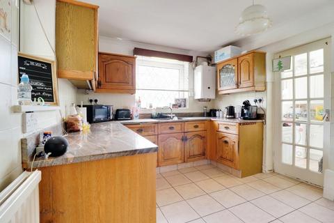 3 bedroom detached house for sale, High Road, Benfleet