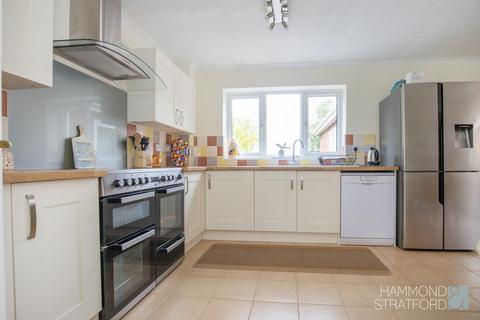 The Chalet Bell Road, Rockland St Peter, Attleborough, NR17 1UL