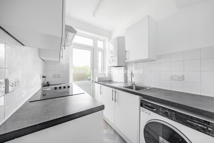 North Hyde Lane Southall UB2 4 bed house £2,250 pcm (£519 pw)