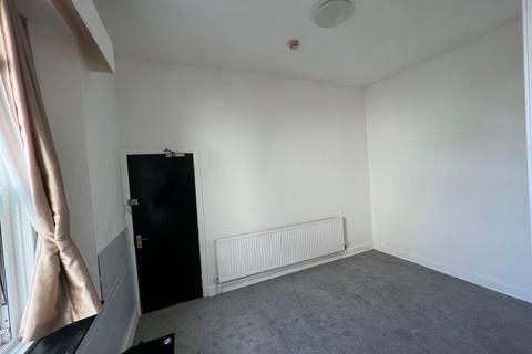 Studio to rent, Sands Road, Paignton TQ4
