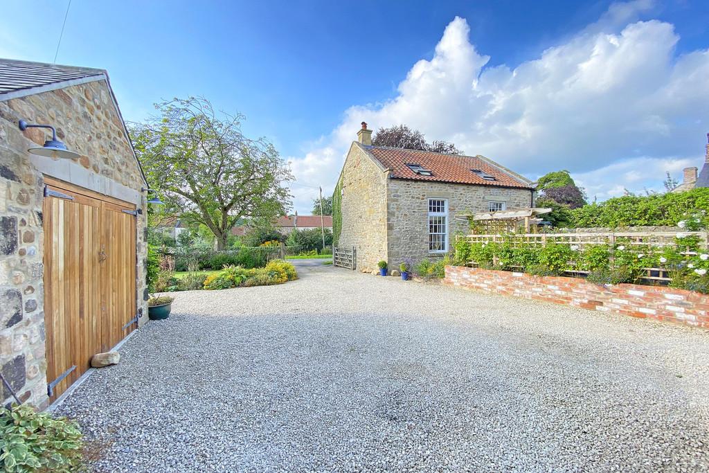 Mickley, Ripon 2 bed detached house for sale £450,000