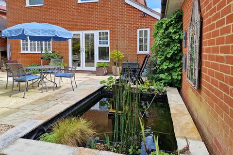 4 bedroom detached house for sale, Abbots Brook, Lymington SO41