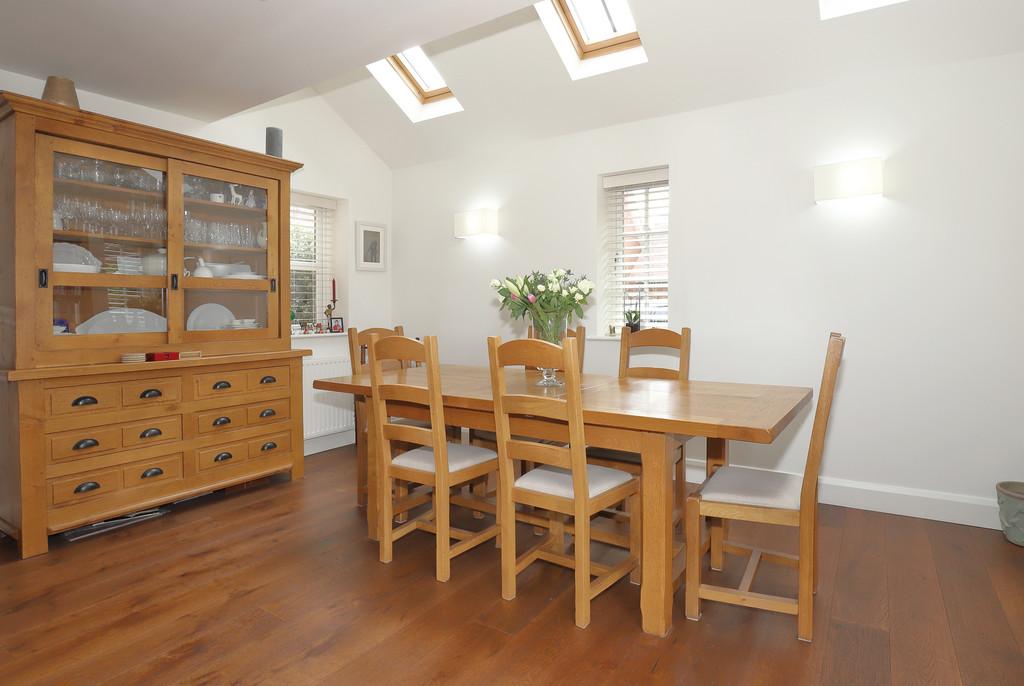 10 Abbots Brook - Dining room