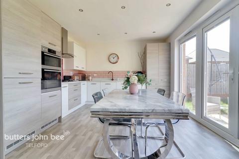 3 bedroom detached house for sale, Sampson Holloway Mews, Telford