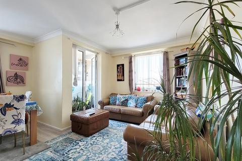2 bedroom apartment to rent, Mace Street, London E2