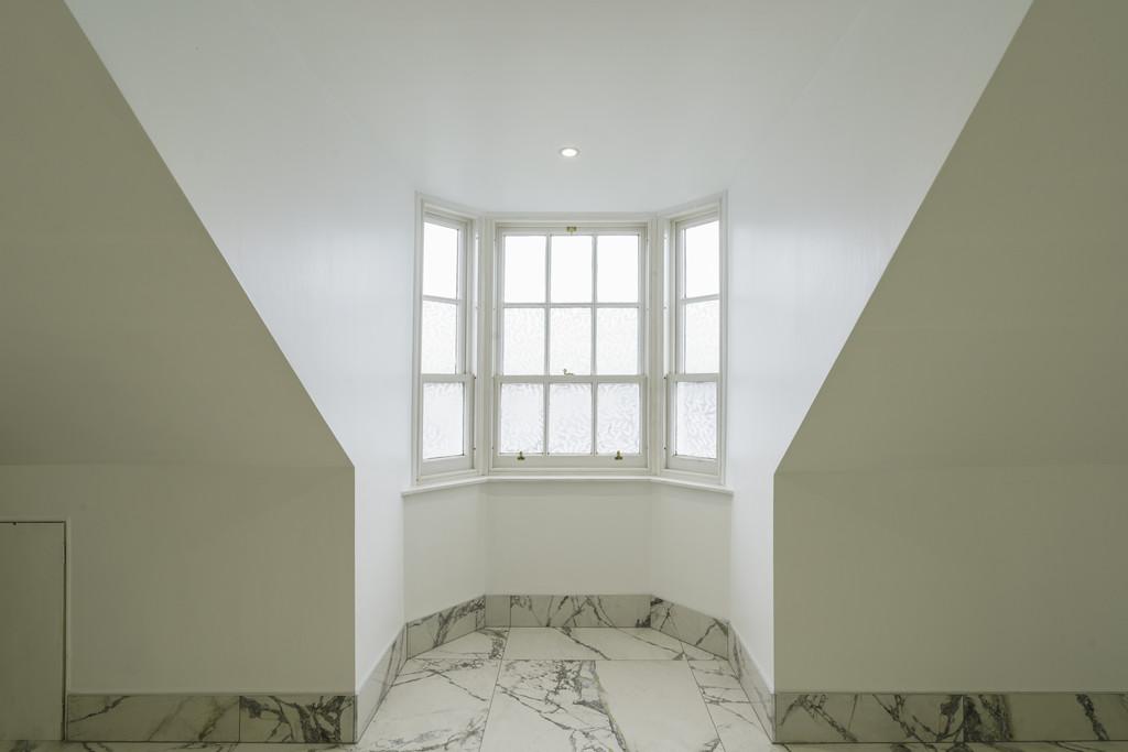 17. Shower room angle 3