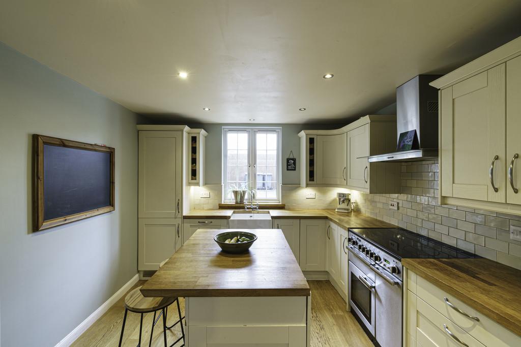 44. Kitchen angle 3