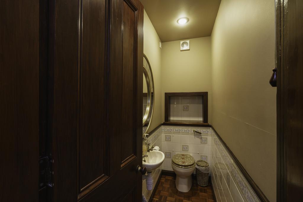 36. Downstairs wc