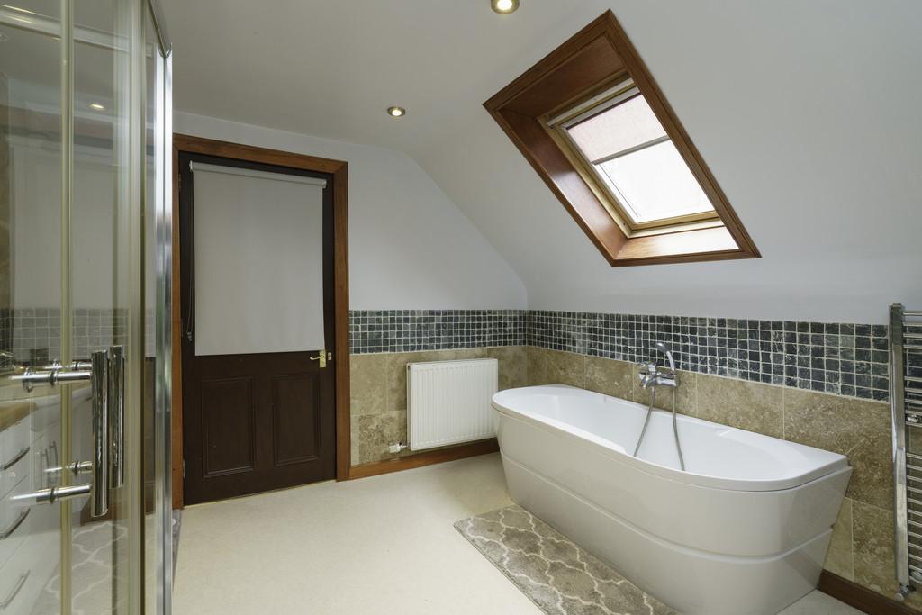 13. Bathroom angle 2