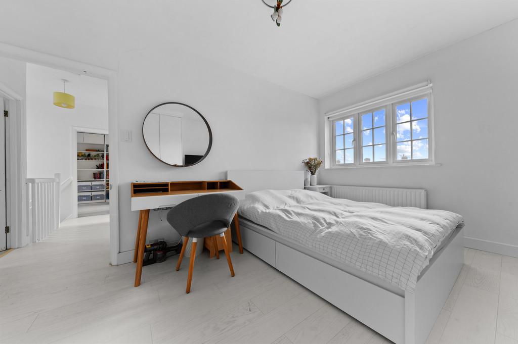 Bedroom 2 (2)
