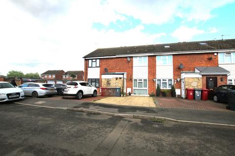 16 Tweed Road, Slough, SL3 8XA