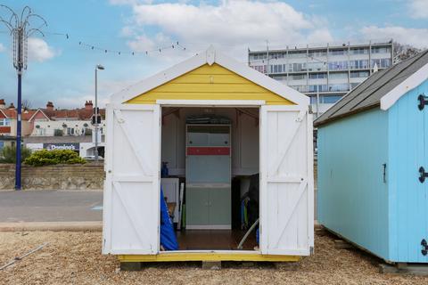 Chalet for sale, Felixstowe IP11