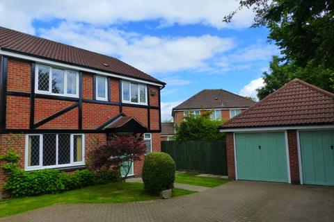 4 bedroom detached house to rent, Pavilion Grove, St Georges