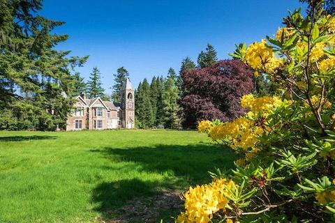 Oakleigh The Ross, Comrie, Crieff, PH6 2JR