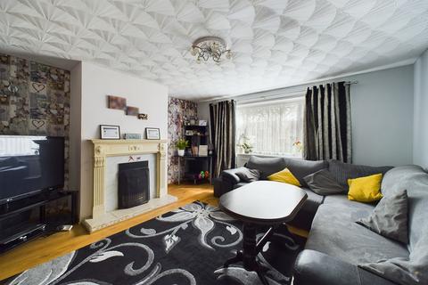 2 bedroom ground floor flat for sale, Mead Crescent, Burton-on-Trent