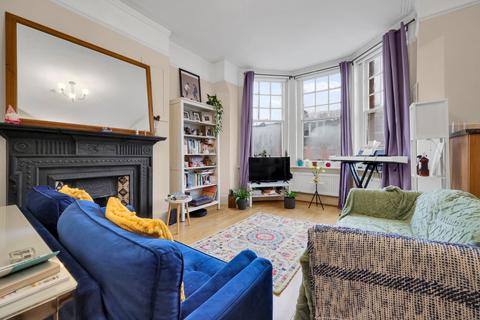 2 bedroom flat to rent, Milton Road, Highgate, London