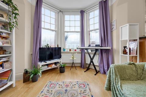 2 bedroom flat to rent, Milton Road, Highgate, London