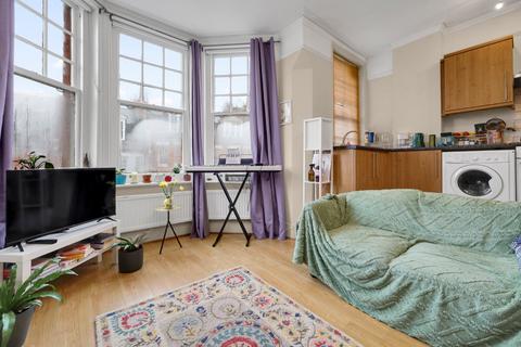 2 bedroom flat to rent, Milton Road, Highgate, London