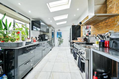 4 bedroom flat for sale, The Old Bakery, Brixton, London, SW2