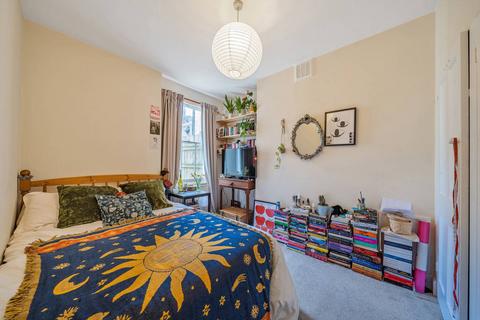 3 bedroom flat for sale, Railton Road, Brixton, London, SE24