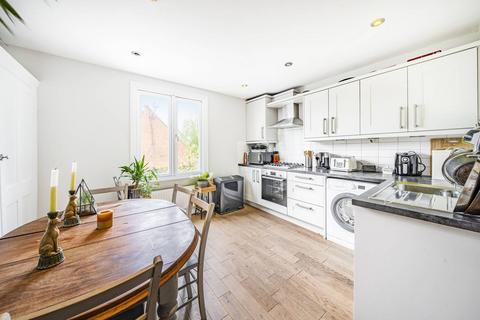 2 bedroom flat for sale, Sudbourne Road, Brixton Hill, London, SW2
