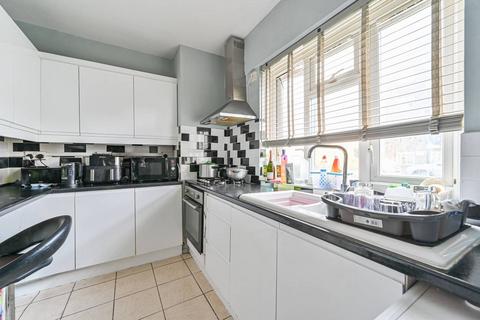 2 bedroom flat for sale, Elstead House, Brixton Hill, London, SW2
